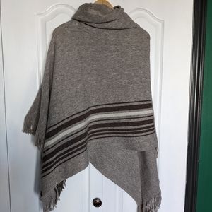 Roots Poncho